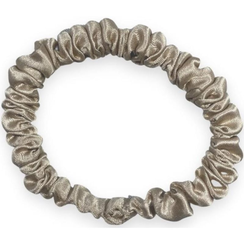 Cillouettes Silke Scrunchie Small – Beige fra Cillouettes